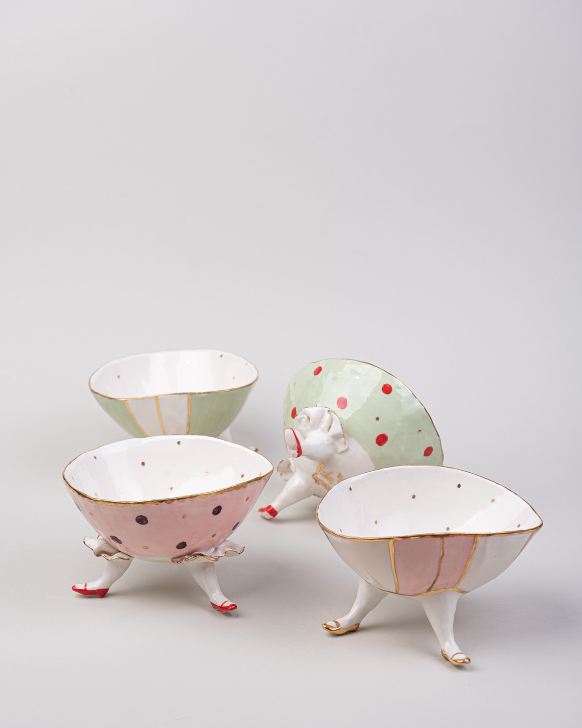 ciotoline 3 piedi, ceramiche di Cecilia Coppola