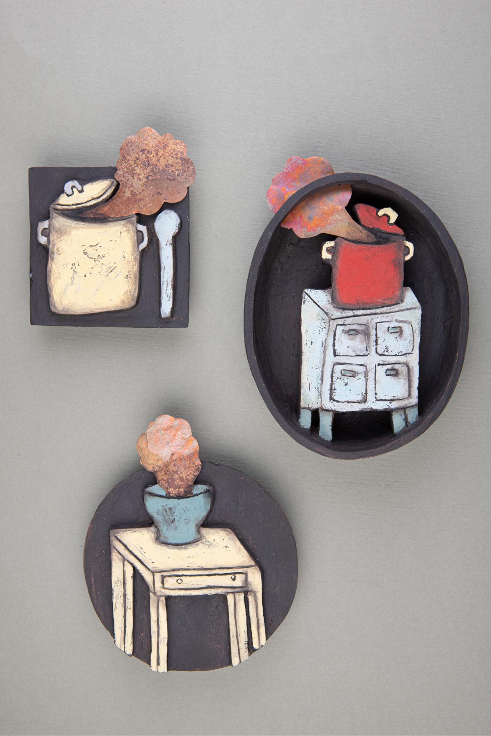 pentole, forni, tavoli e vasi, ceramiche di Daniela Chinellato