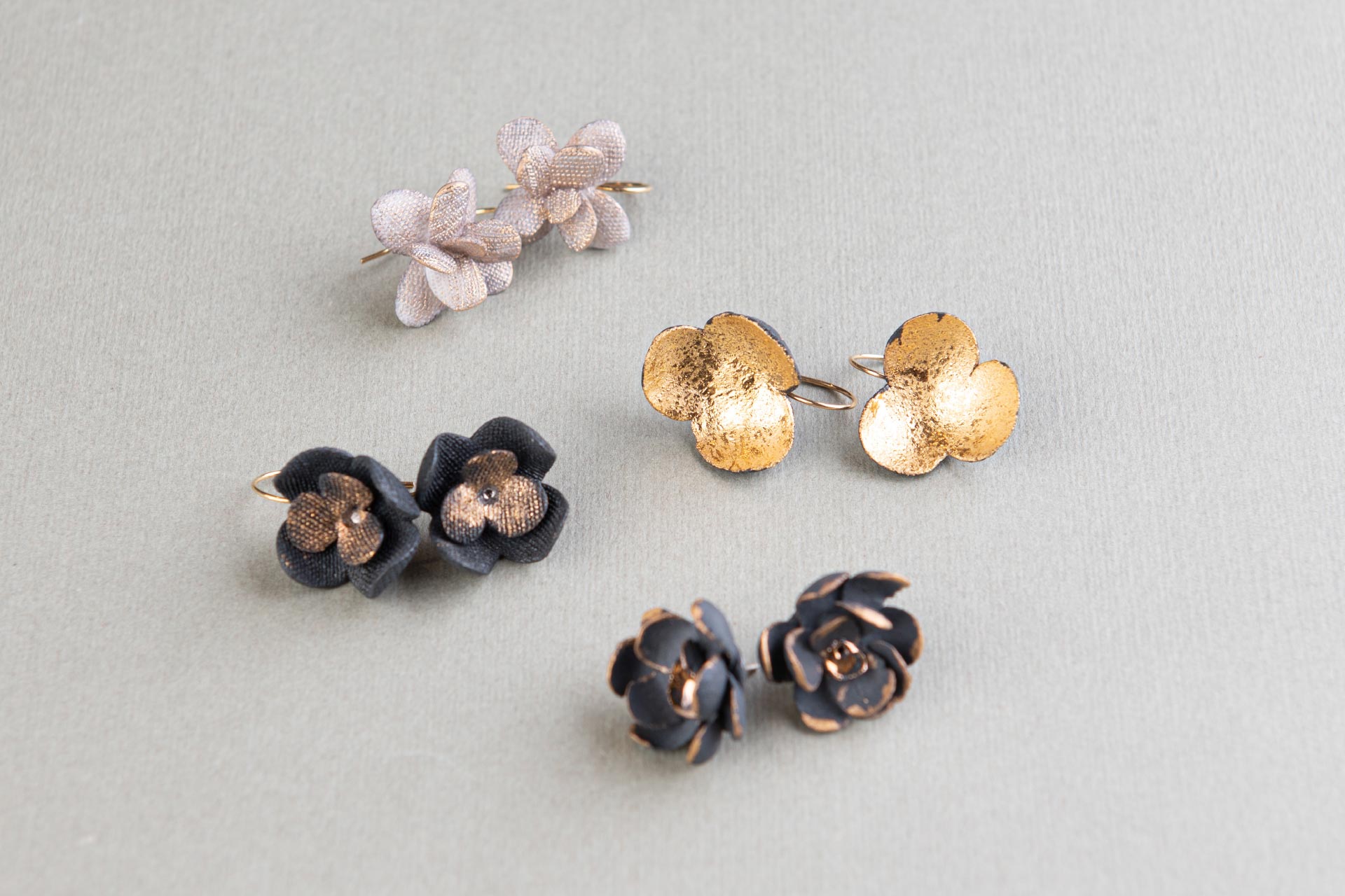orecchini in porcellana a forma di fiori, Improntegioielli